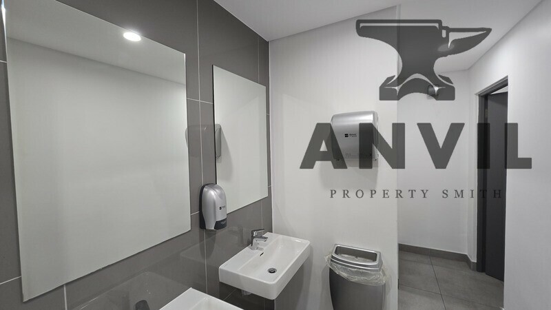 33 Bree & 30 Waterkant, Cape Town - 2nd Floor property image 10