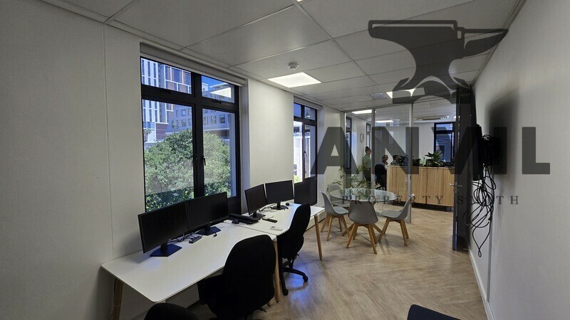 33 Bree & 30 Waterkant, Cape Town - 2nd Floor property image 17