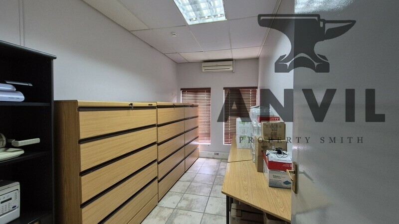 5 Regency Drive - C 1st FL RW property image 3