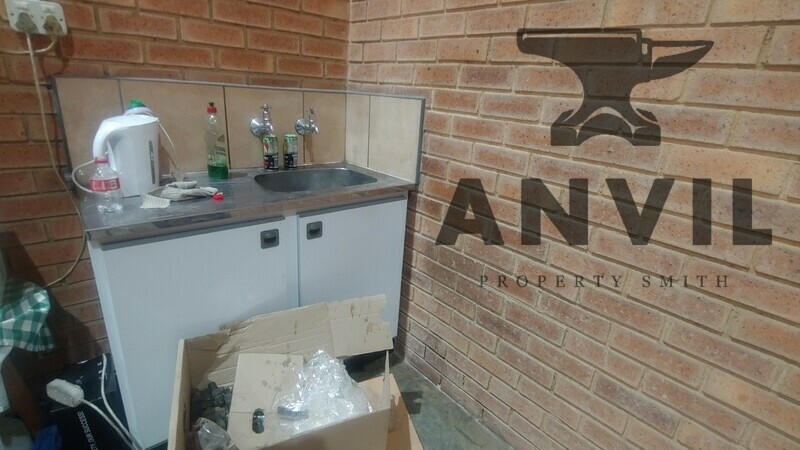 Knightsgate Industrial Park, Germiston - Unit 17 property image 8