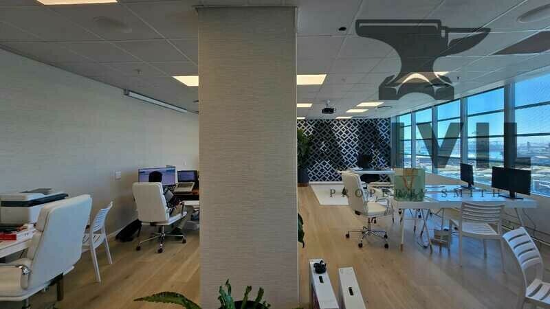 Convention Tower, Corner Heerengracht and Walter Sisulu Aveune - 8th Floor Suite property image 2