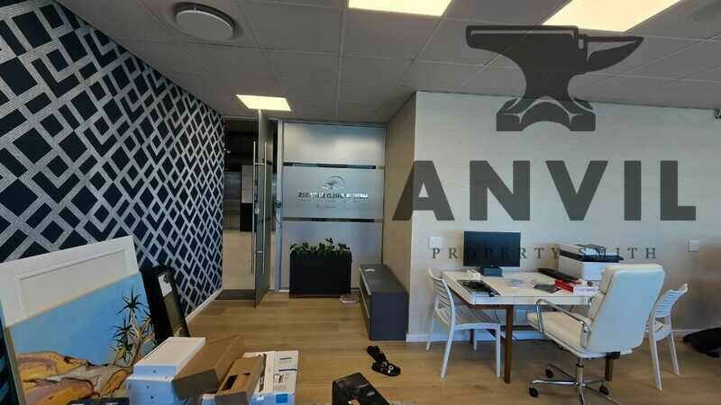 Convention Tower, Corner Heerengracht and Walter Sisulu Aveune - 8th Floor Suite property image 4