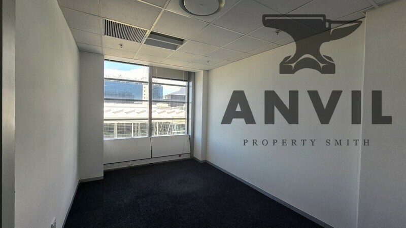 Convention Tower, Corner Heerengracht and Walter Sisulu Aveune - 8th Floor Suite property image 11