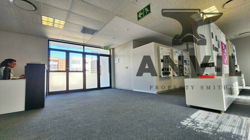 Manhattan Corner - Corner Unit property image 3