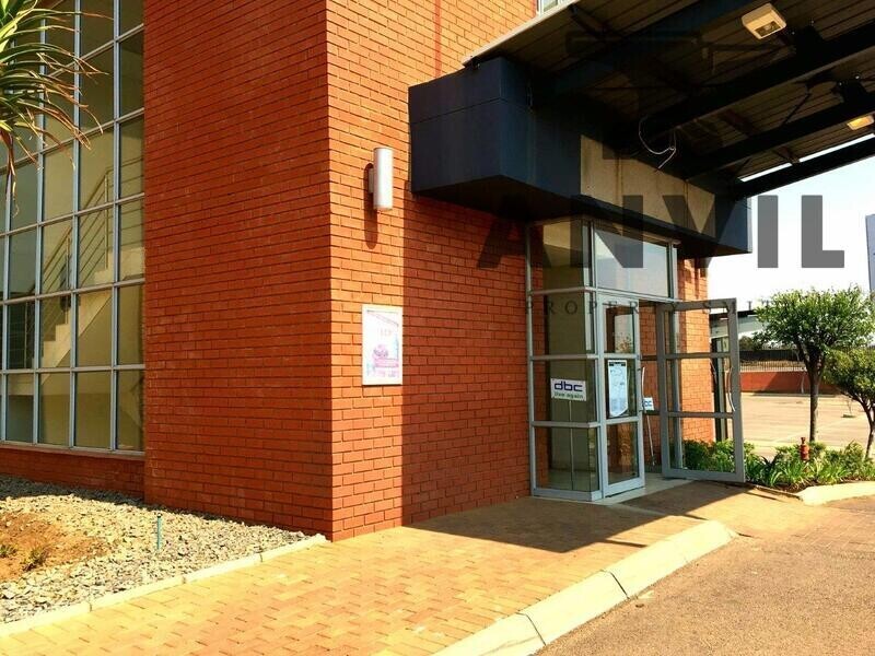 Silver Oaks Crossing, Silver Lakes, Pretoria  - LIFE MEDICAL FIRST FLOOR - Shop 45 property image 2