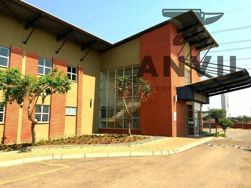 Silver Oaks Crossing, Silver Lakes, Pretoria  - LIFE MEDICAL FIRST FLOOR - Shop 45 property image 4