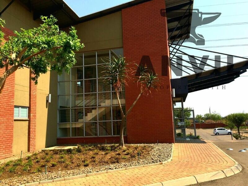 Silver Oaks Crossing, Silver Lakes, Pretoria  - LIFE MEDICAL FIRST FLOOR - Shop 45 property image 9