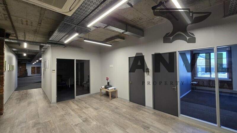 Sovereign Quays ,34 Somerset Road - 2nd Floor Foyer A property image 3