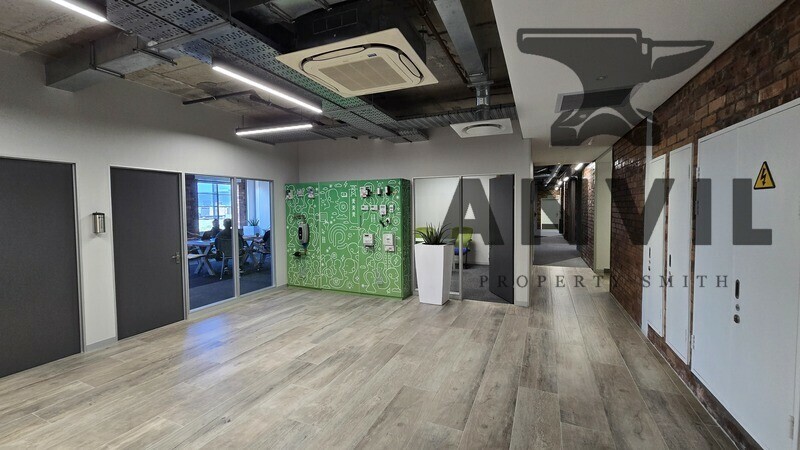 Sovereign Quays ,34 Somerset Road - 2nd Floor Foyer A property image 4