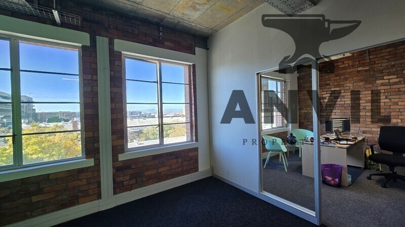 Sovereign Quays ,34 Somerset Road - 2nd Floor Foyer A property image 14