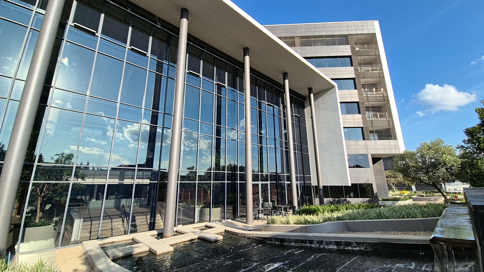 https://s3.af-south-1.amazonaws.com/martell-production-sa/uploads/uploaded_file/filename/1574168/private/office-space-to-let-in-sandton-central-at-3-sandown-valley__2_.jpg