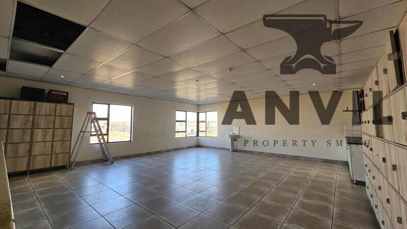 1 Brons Crescent, Gauteng Business Park, Clayville  - 650 sqm middle warehouse property image 3