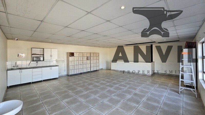 1 Brons Crescent, Gauteng Business Park, Clayville  - 650 sqm middle warehouse property image 4