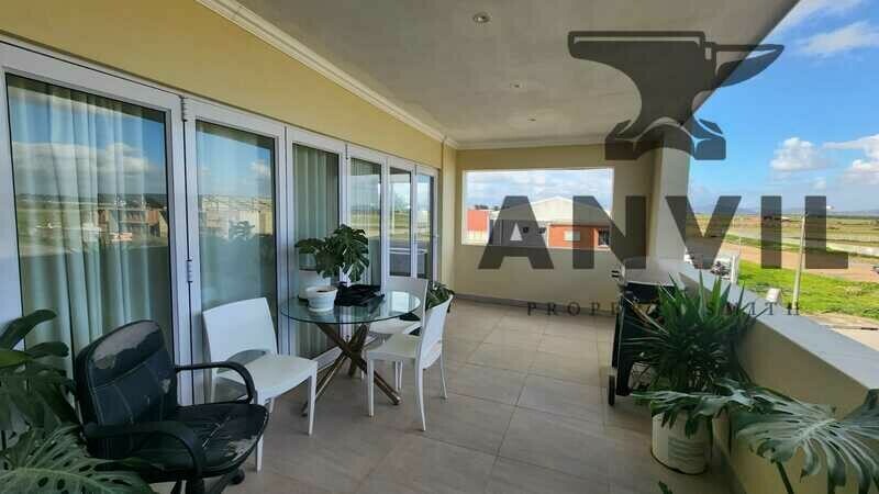 Unit 1 - 295m² Commercial Office to Rent 
