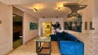 Labrinth House - Labrinth House property image 3