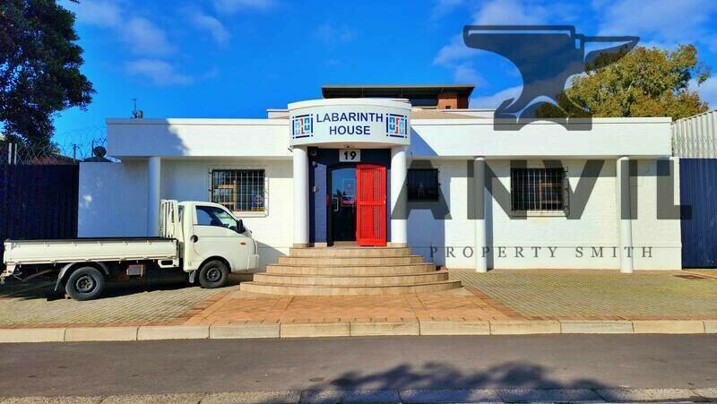 Labrinth House