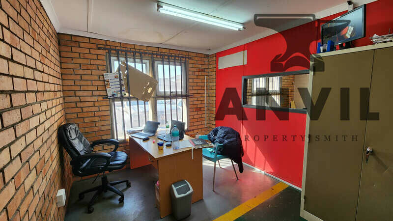 81 Ceramic Curve - Unit 8 property image 6