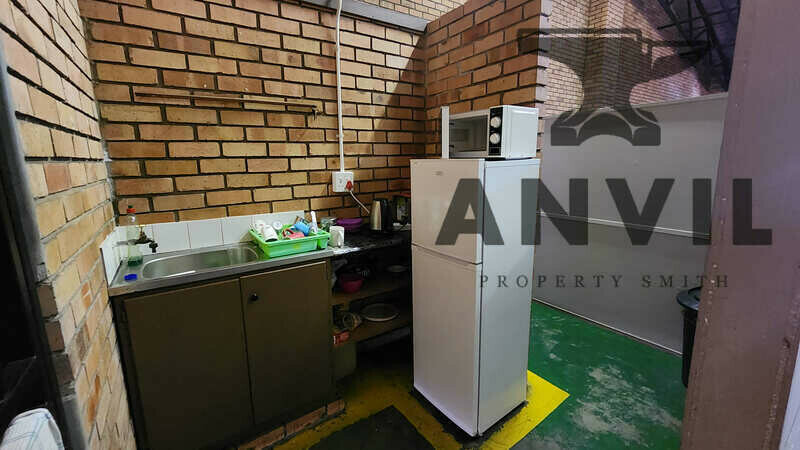 81 Ceramic Curve - Unit 8 property image 8