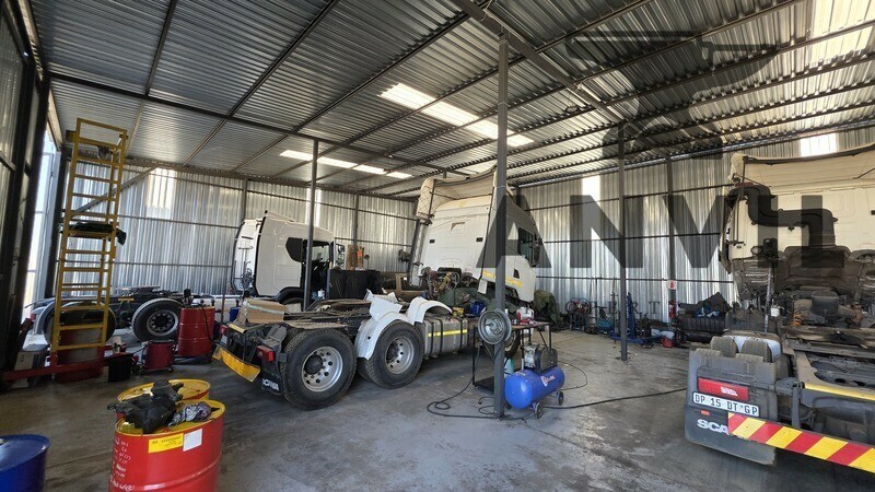 Merrod Truck Park - 1685M2 Warehouse and Yard property image 8