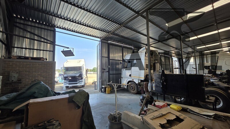 Merrod Truck Park - 1685M2 Warehouse and Yard property image 17
