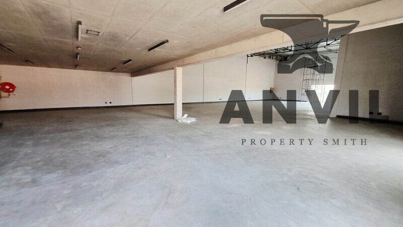 Inside Out Showroom / Warehouse Park - Unit 4 property image 13