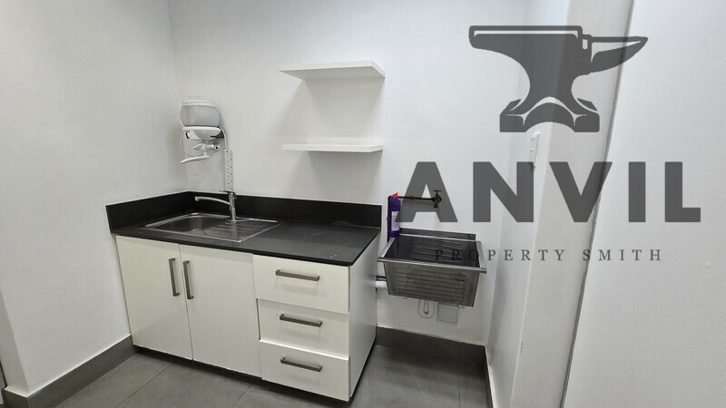 Kamdar House - 1st Floor. Suite 5 property image 5