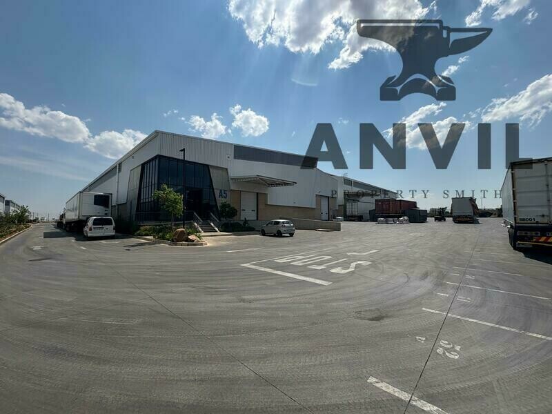 Efficient 1,765m² Logistics & Distribution Warehouse in Secure Airport Park