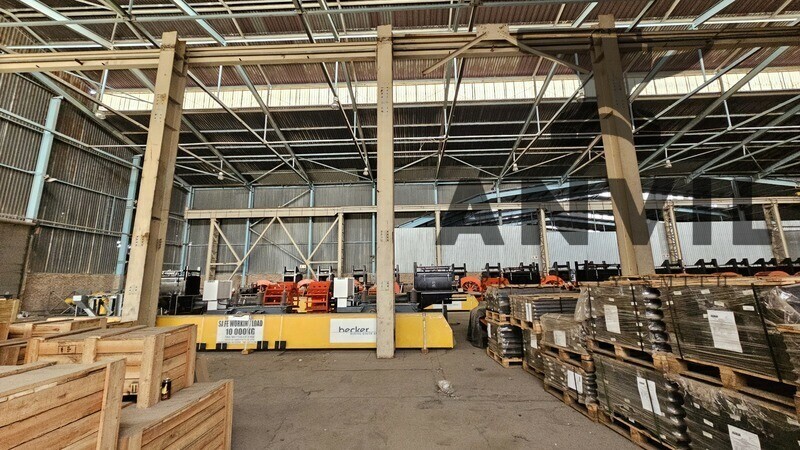 1 Porcelain Road, Olifantsfontein - Crane warehouse  property image 11