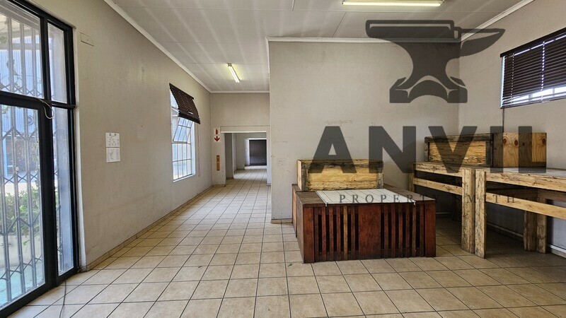 1 Porcelain Road, Olifantsfontein - Crane warehouse  property image 12