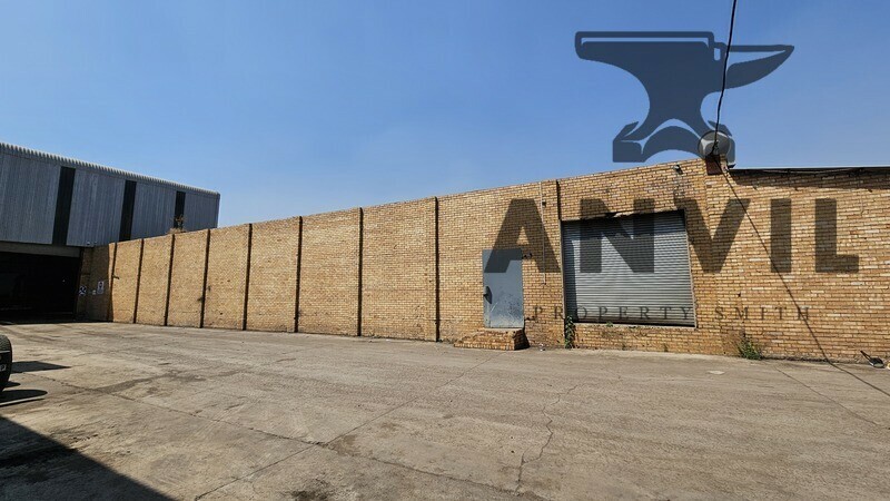 Low ceiling industrial warehouse