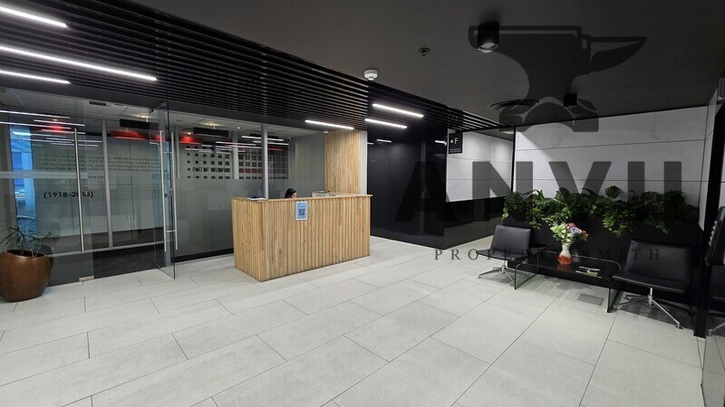 Convention Tower, Corner Heerengracht and Walter Sisulu Aveune - 10th Floor property image 2