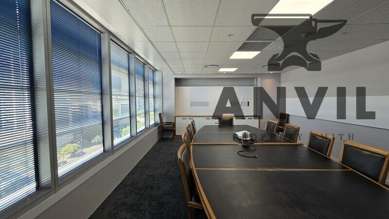 Convention Tower, Corner Heerengracht and Walter Sisulu Aveune - 10th Floor property image 4