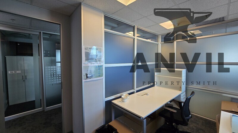 Convention Tower, Corner Heerengracht and Walter Sisulu Aveune - 10th Floor property image 9