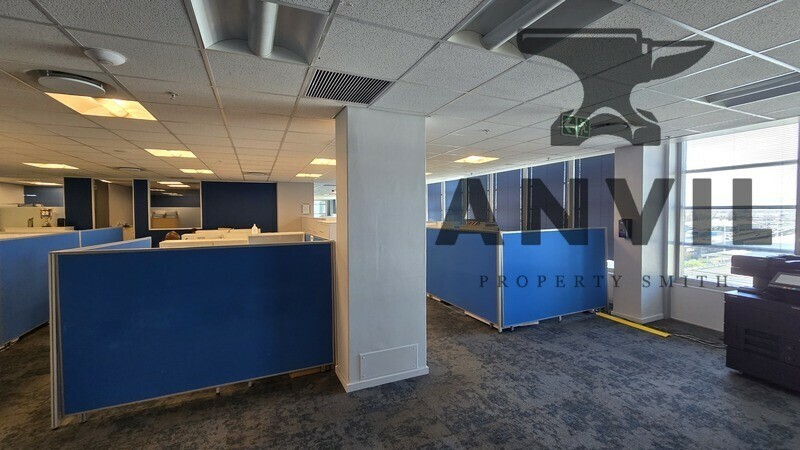 Convention Tower, Corner Heerengracht and Walter Sisulu Aveune - 10th Floor property image 10