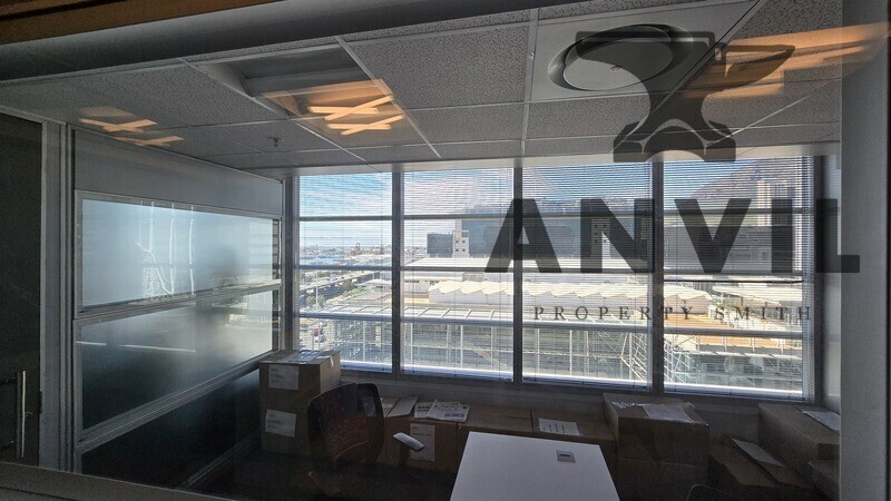 Convention Tower, Corner Heerengracht and Walter Sisulu Aveune - 10th Floor property image 11