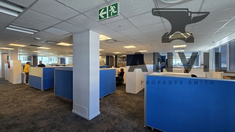 Convention Tower, Corner Heerengracht and Walter Sisulu Aveune - 10th Floor property image 12