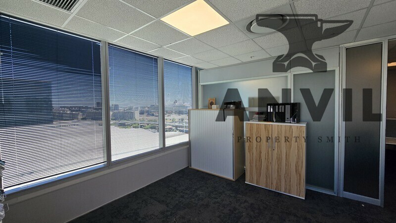 Convention Tower, Corner Heerengracht and Walter Sisulu Aveune - 10th Floor property image 33