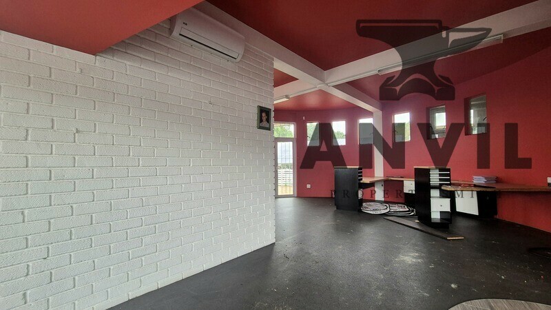 33 Old Main Road - Car Dealership Unit property image 19