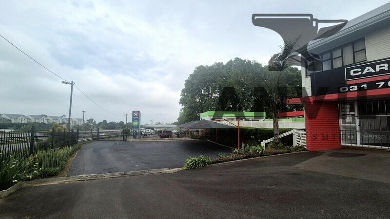 33 Old Main Road - Car Dealership Unit property image 24