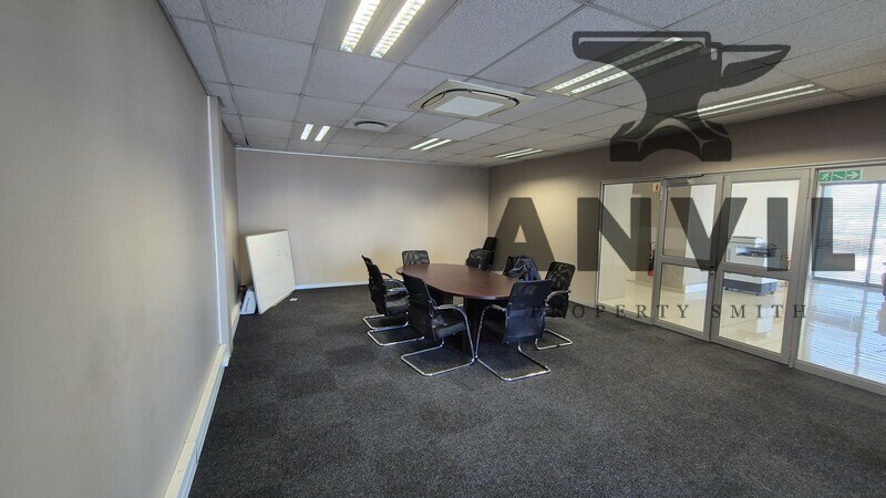 Montague Park  - 2480sqm Warehouse to Let property image 13