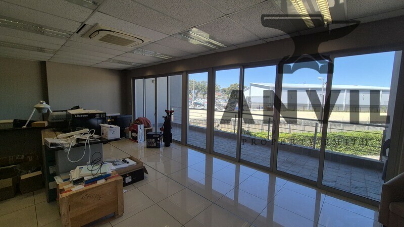 Montague Park  - 2480sqm Warehouse to Let property image 15