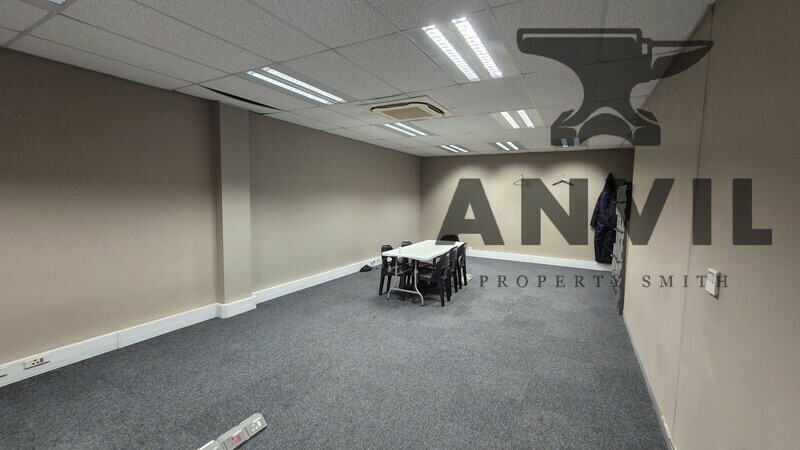 Montague Park  - 2480sqm Warehouse to Let property image 18