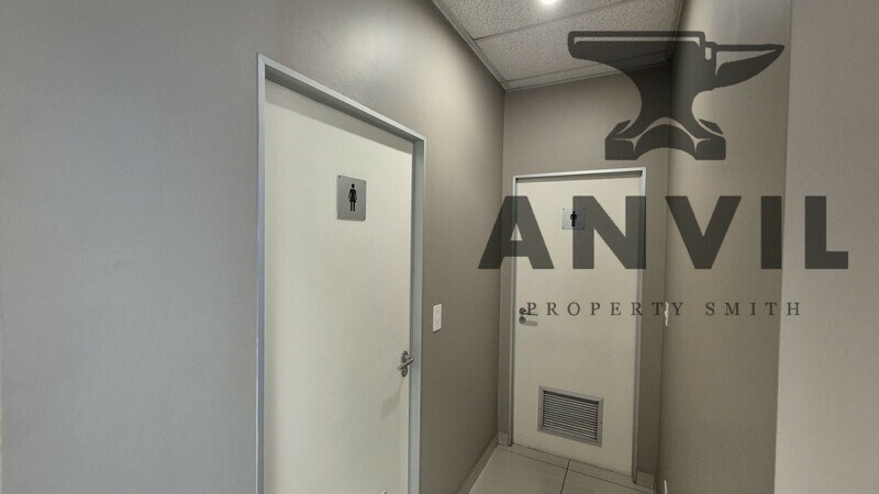 Montague Park  - 2480sqm Warehouse to Let property image 37