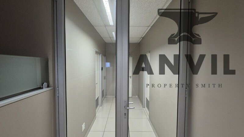 Montague Park  - 2480sqm Warehouse to Let property image 41