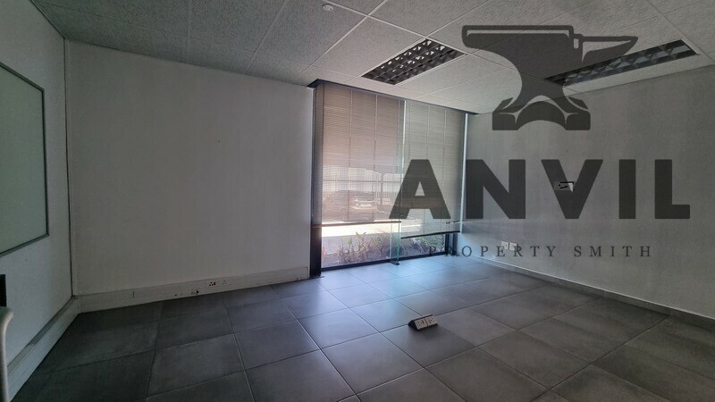 352 Angus Cresent - unit 1 property image 5