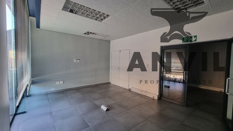 352 Angus Cresent - unit 1 property image 7