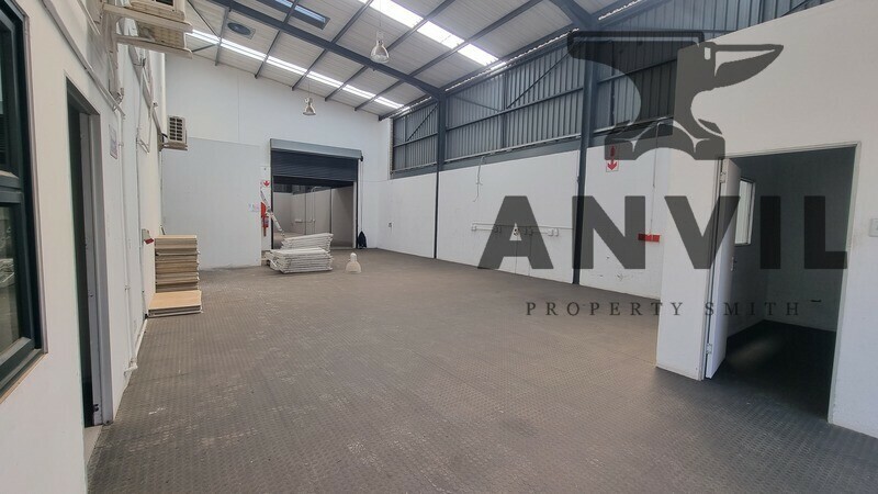 352 Angus Cresent - unit 1 property image 9