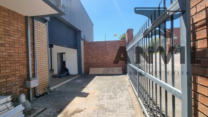 352 Angus Cresent - unit 1 property image 12