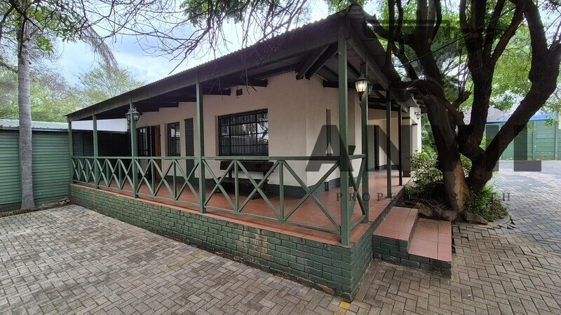786 Jan Shoba - Freestanding unit  property image 12