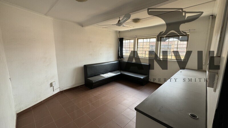 8 Minerva Ave, Lea Glen, Randburg - 1400m² Freestanding Industrial building To Rent - Lea Glen property image 5